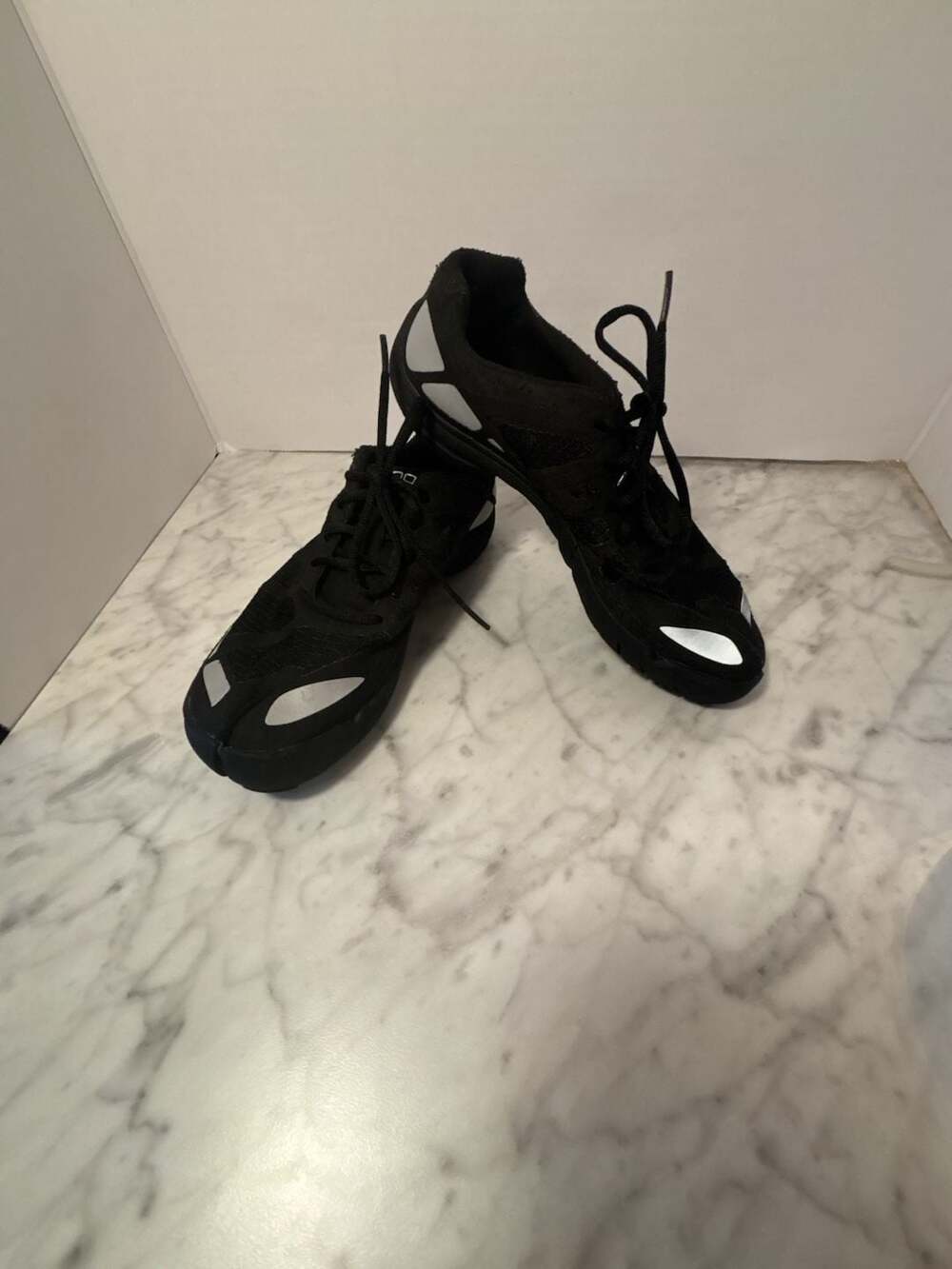 Topo Athletic W-RT Split-Toe Running Shoes Black, Women’s 8.5, EUC